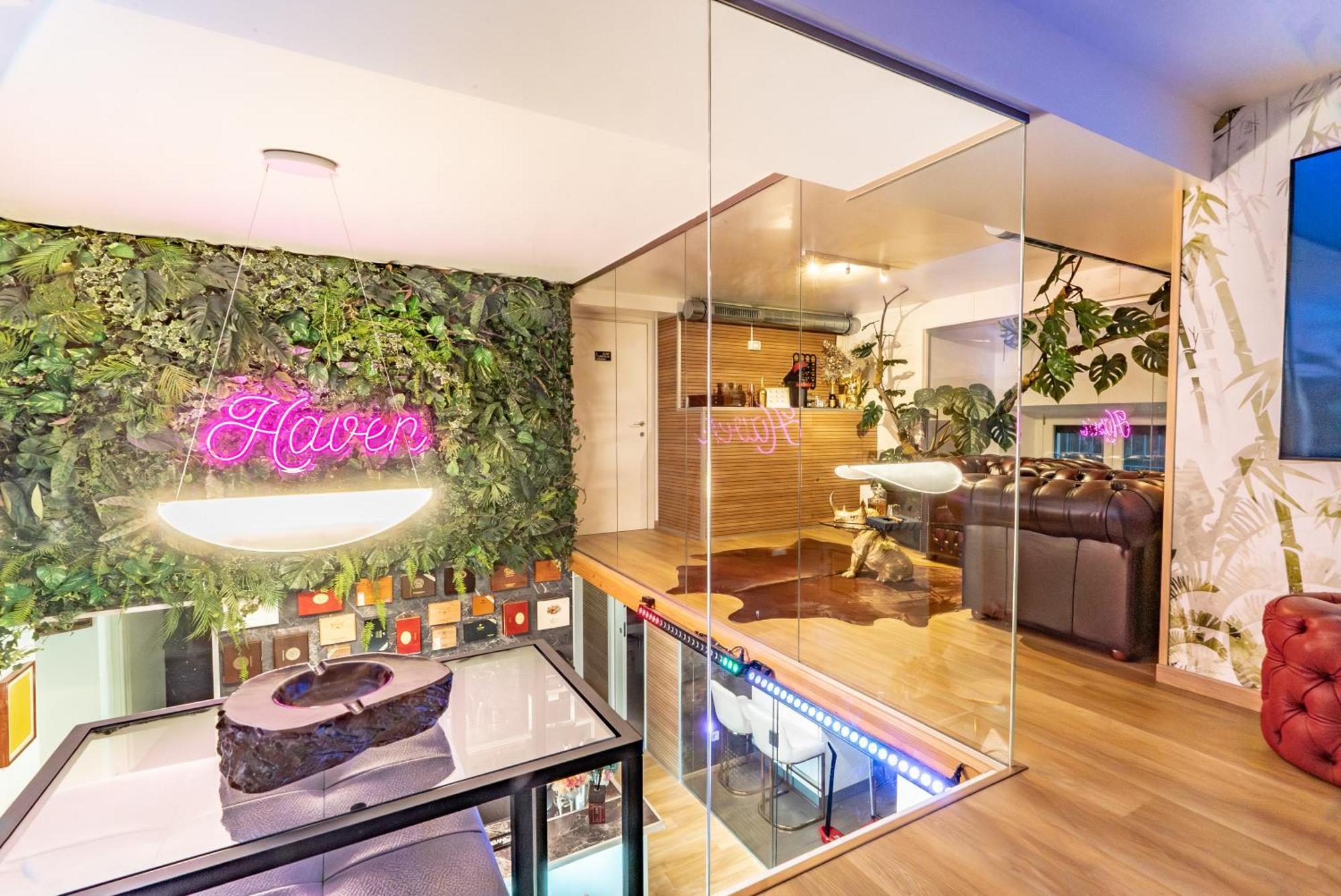 Luxe & Central Haven - Jacuzzi, Sauna, Steam, Private Parking Como Eksteriør billede