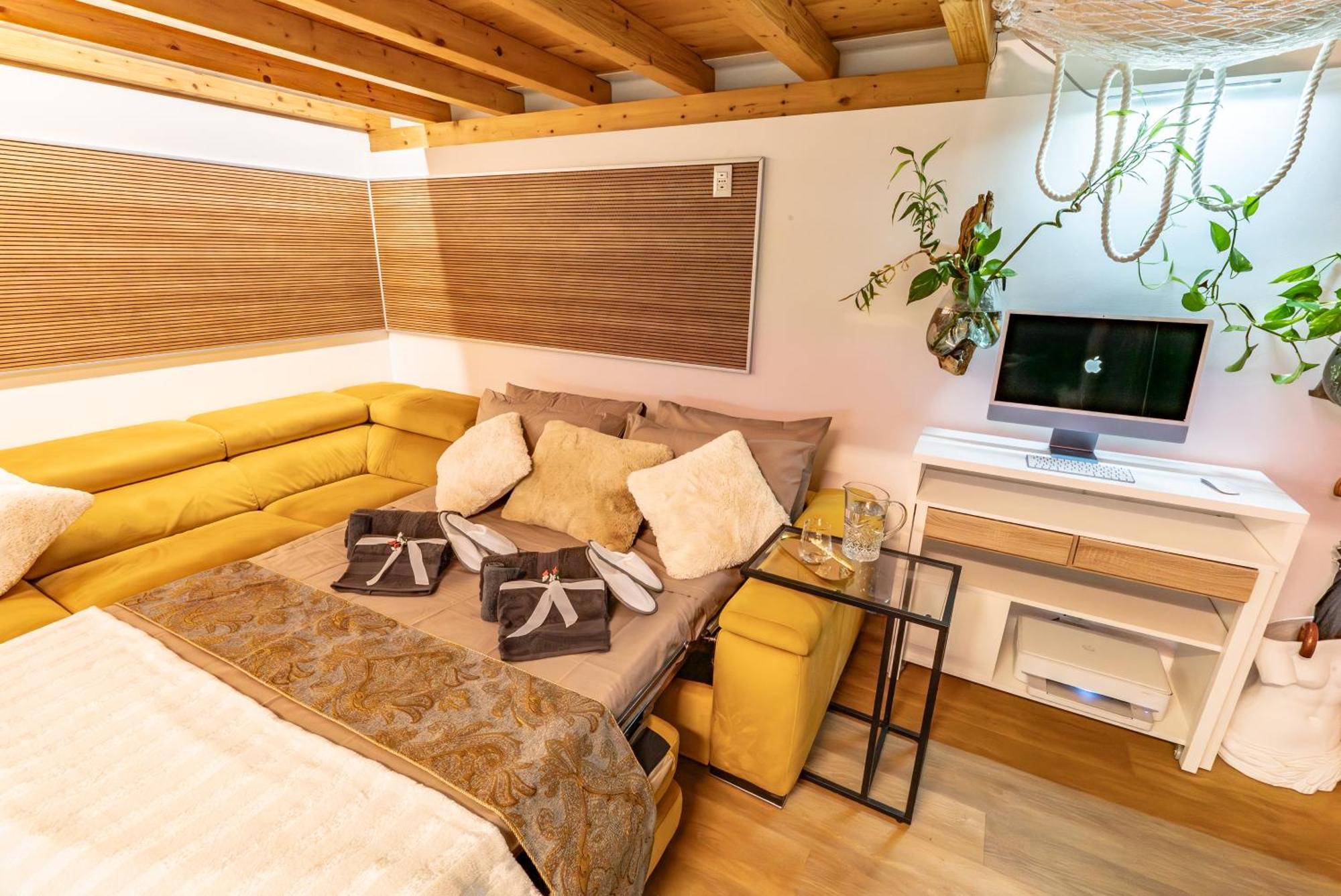 Luxe & Central Haven - Jacuzzi, Sauna, Steam, Private Parking Como Eksteriør billede