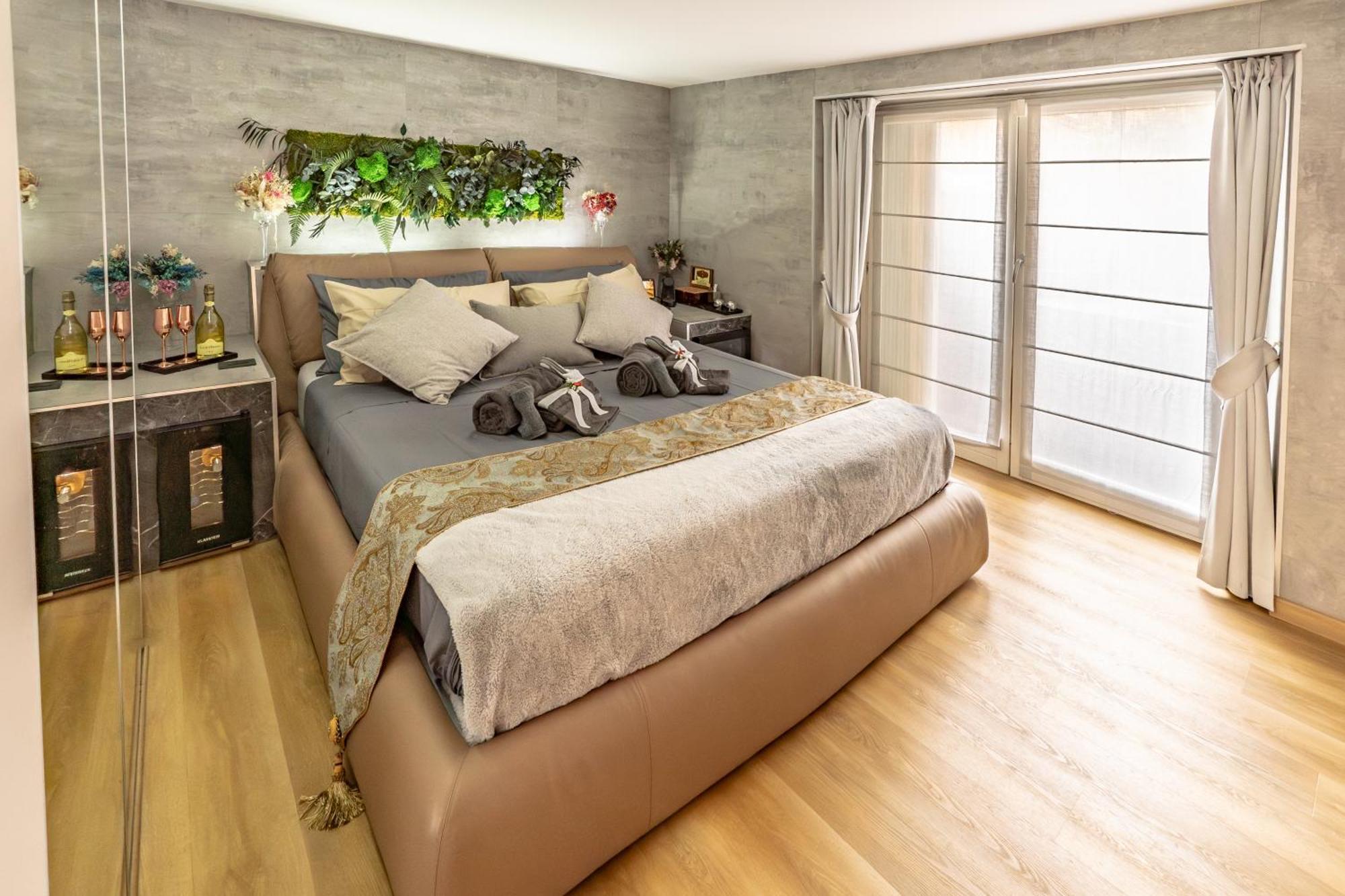 Luxe & Central Haven - Jacuzzi, Sauna, Steam, Private Parking Como Eksteriør billede