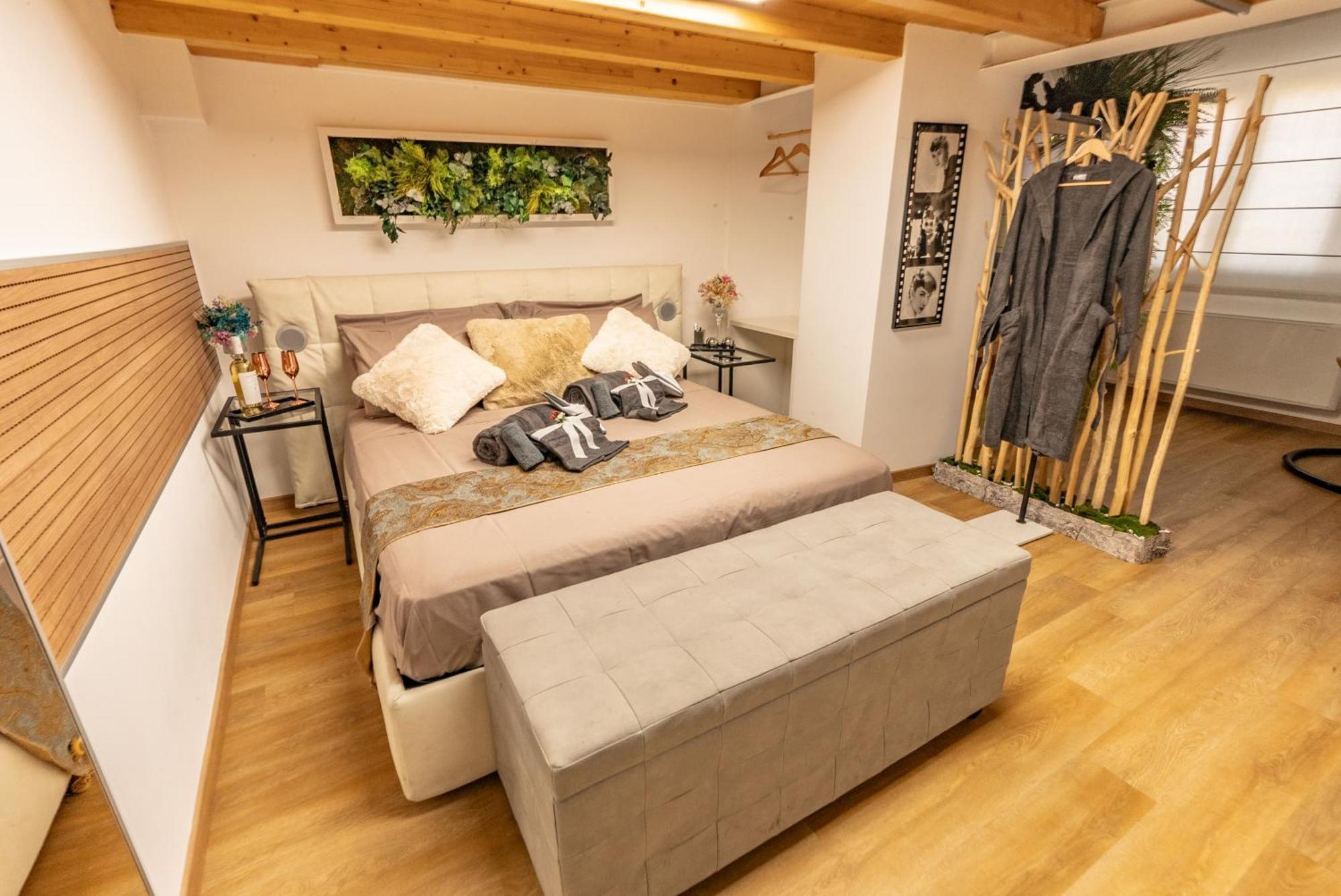 Luxe & Central Haven - Jacuzzi, Sauna, Steam, Private Parking Como Eksteriør billede