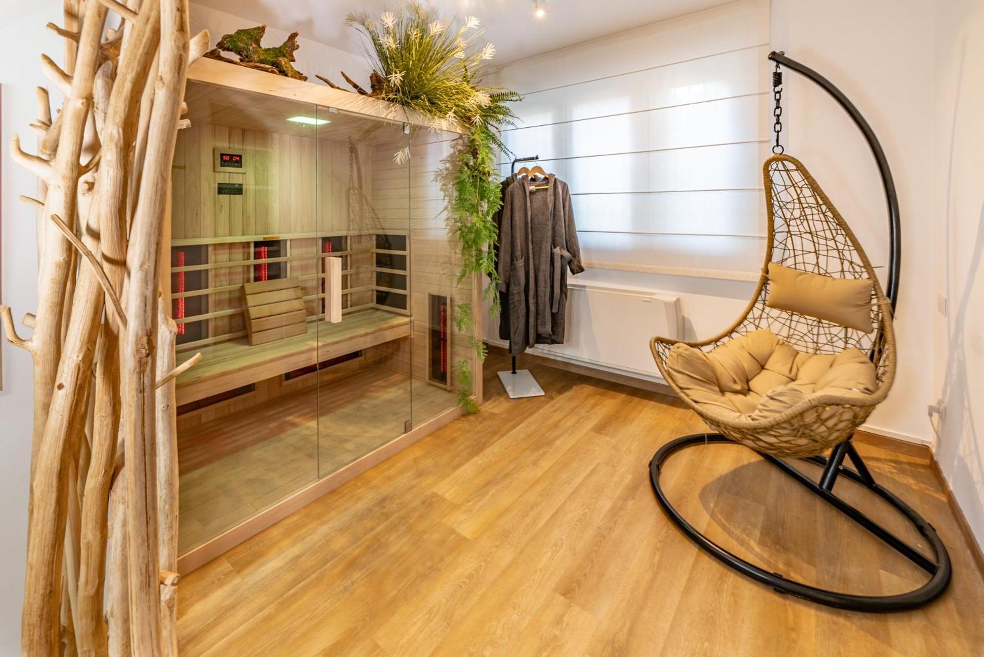 Luxe & Central Haven - Jacuzzi, Sauna, Steam, Private Parking Como Eksteriør billede