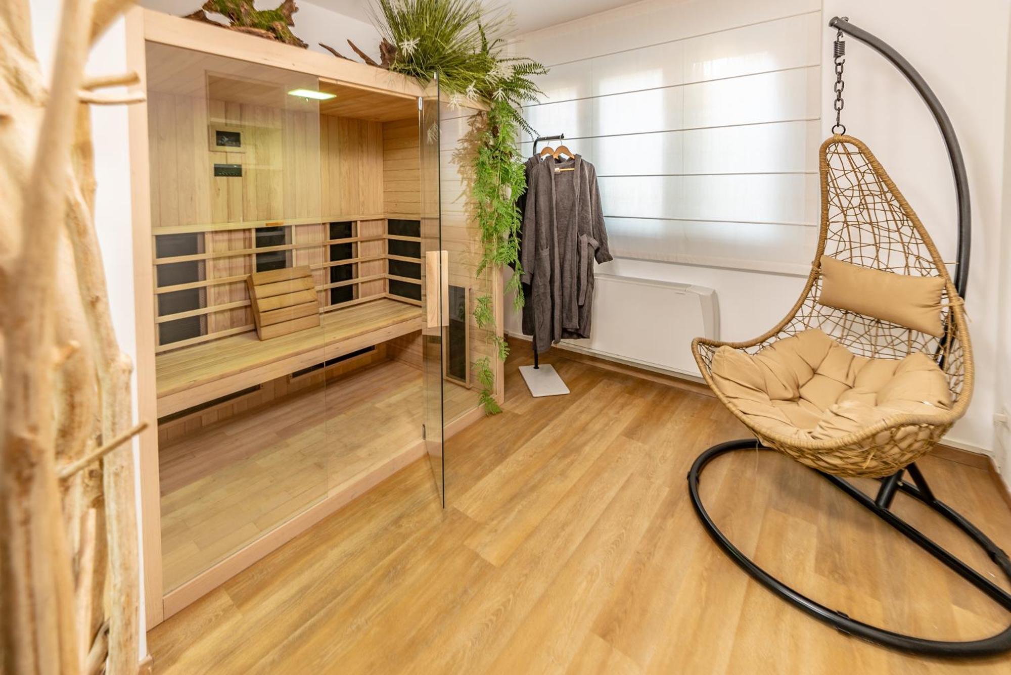 Luxe & Central Haven - Jacuzzi, Sauna, Steam, Private Parking Como Eksteriør billede